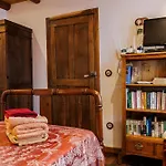 Agradable Casa De Aldea En Un Entorno Natural Hébergement de vacances