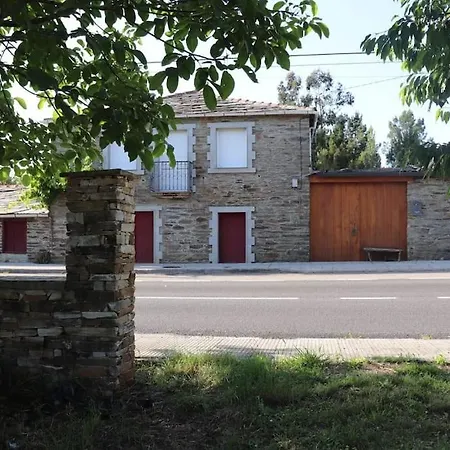 Agradable Casa De Aldea En Un Entorno Natural Feriehus Layosa