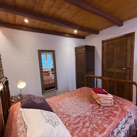 Agradable Casa De Aldea En Un Entorno Natural *